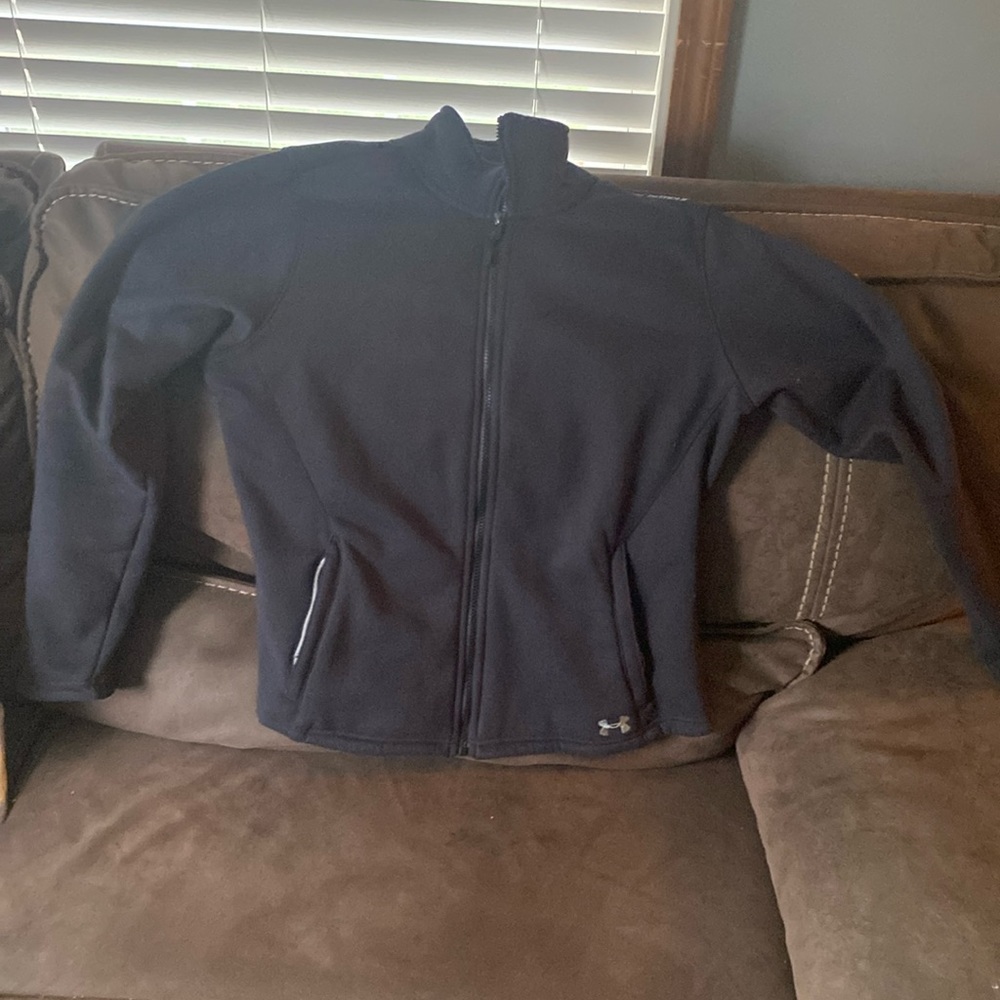 Black UA Storm XL zip up jacket with zipper pockets